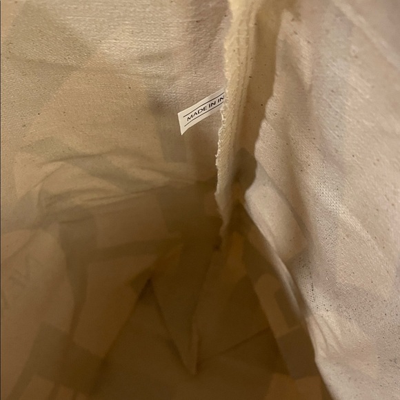 New York Print Tote Bag - Black and Cream - Picture 4 of 5